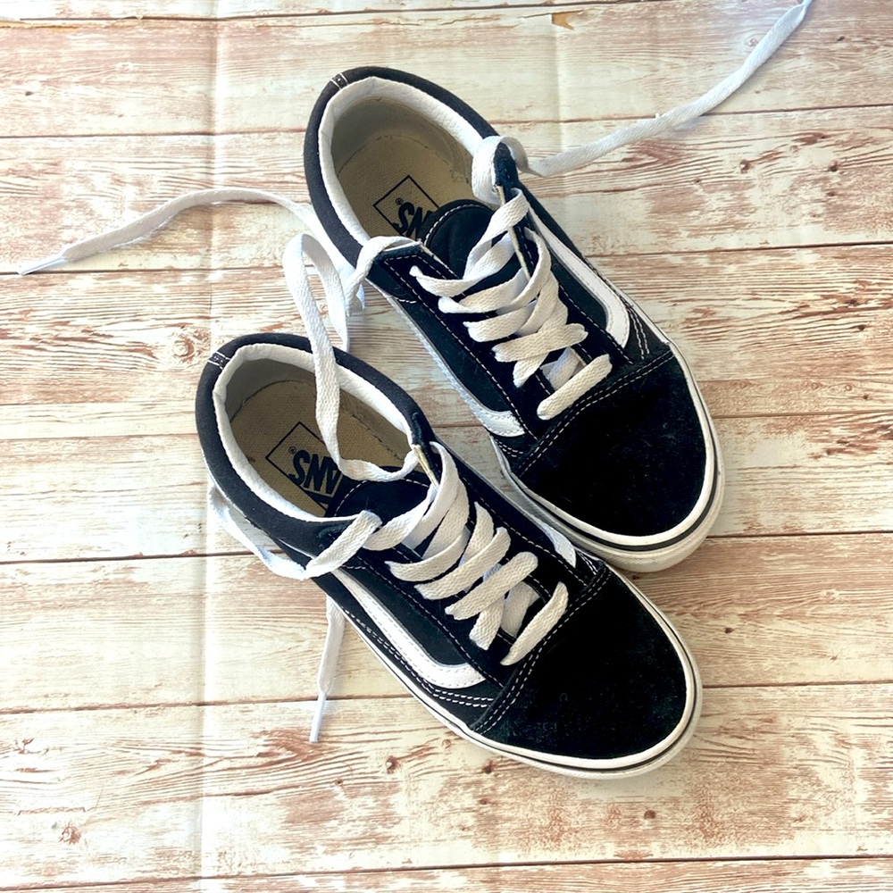 VANS Old Skool black and white suede leather sneakers